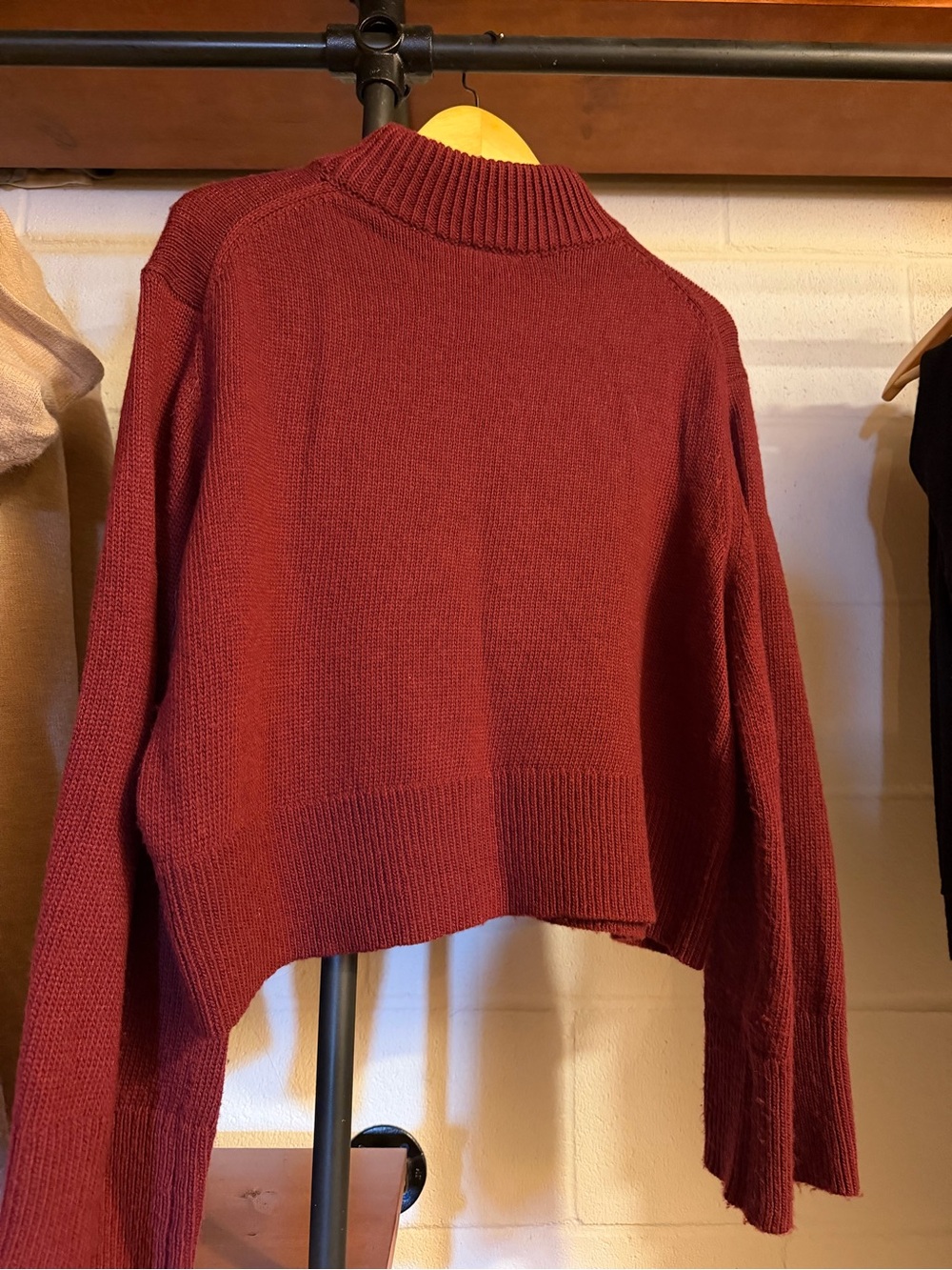 Cropped Ribbed Mock Neck Sweater in Burgundy